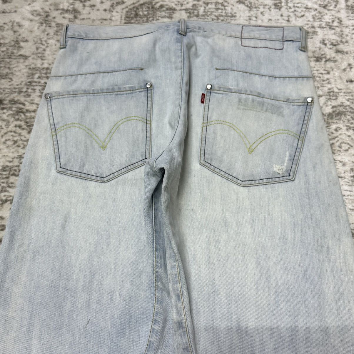 Levi's Vintage Levis enginereed Jeans Light Wash Twisted Seam Denim Size US 32 / EU 48 - 10 Thumbnail