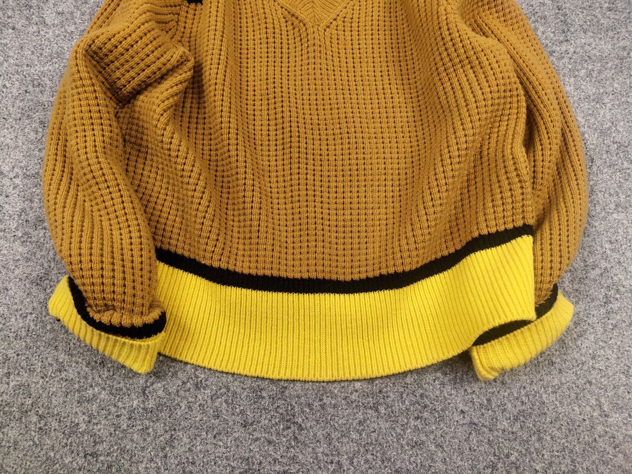 Marni Marni x Uniqlo Designer FW22 Knitted Vneck Cropped Sweater Size XL / US 12-14 / IT 48-50 - 8 Thumbnail