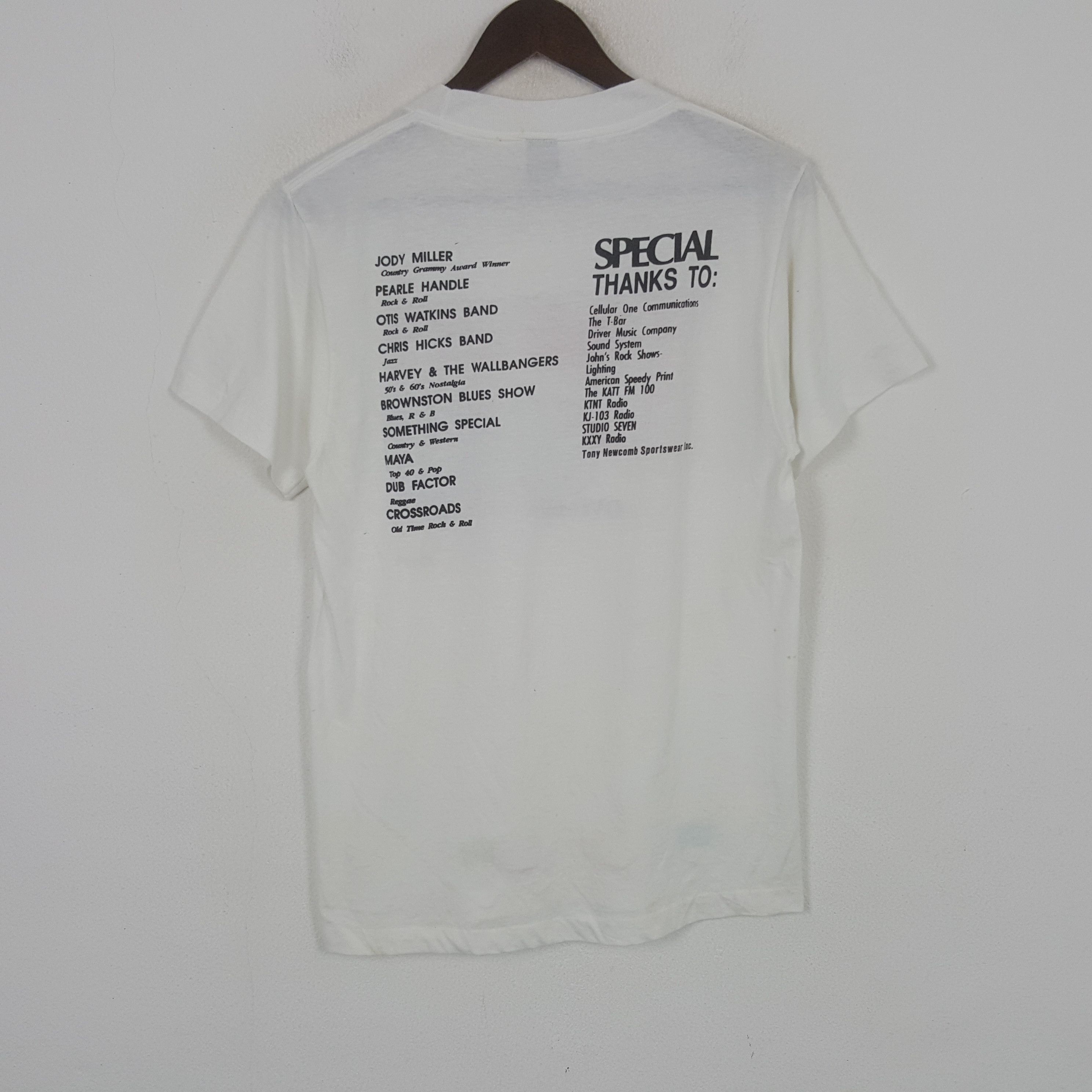 Band Tees Vintage Love Concert 1990 Tour Tshirt Size US S / EU 44-46 / 1 - 3 Thumbnail