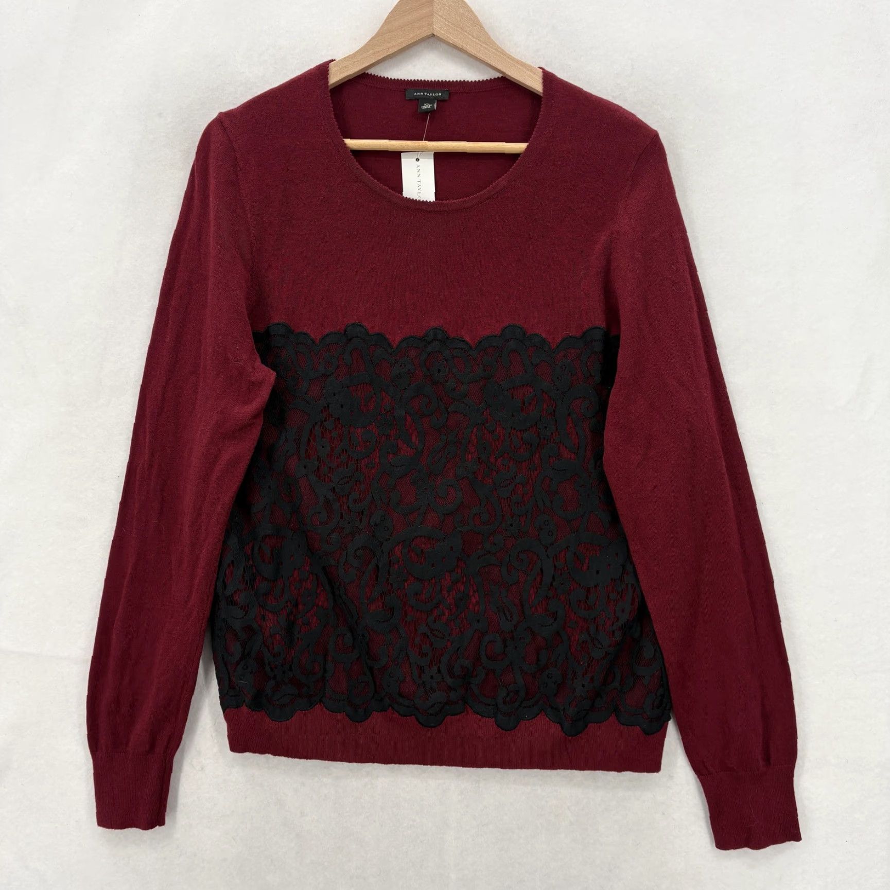 Ann Taylor Ann Taylor Sweater Womens XL Red Black Lace Floral Knit Crewneck Pullover NWT Size XL / US 12-14 / IT 48-50 - 2 Thumbnail