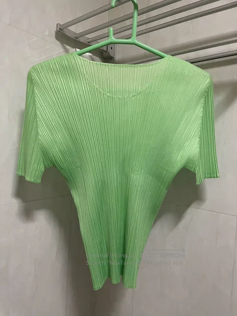 Issey Miyake Issey Miyake Pleated Crew Neck Short Sleeve Size L / US 10 / IT 46 - 5 Thumbnail