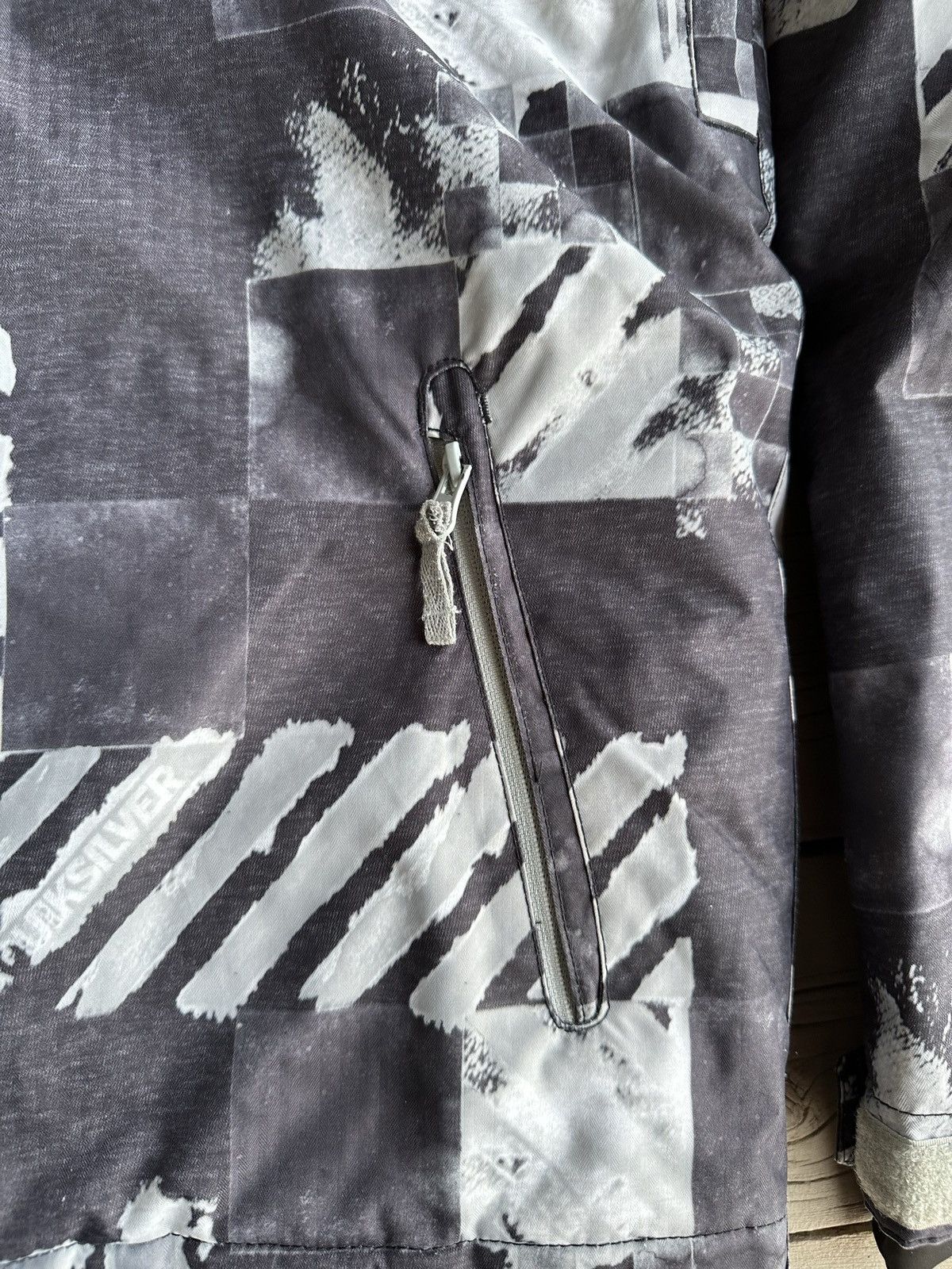 Quiksilver QUICKSILVER ABSTRACT CHECKERBOARD LOGO SKI JACKET_SMALL Size US S / EU 44-46 / 1 - 12 Thumbnail
