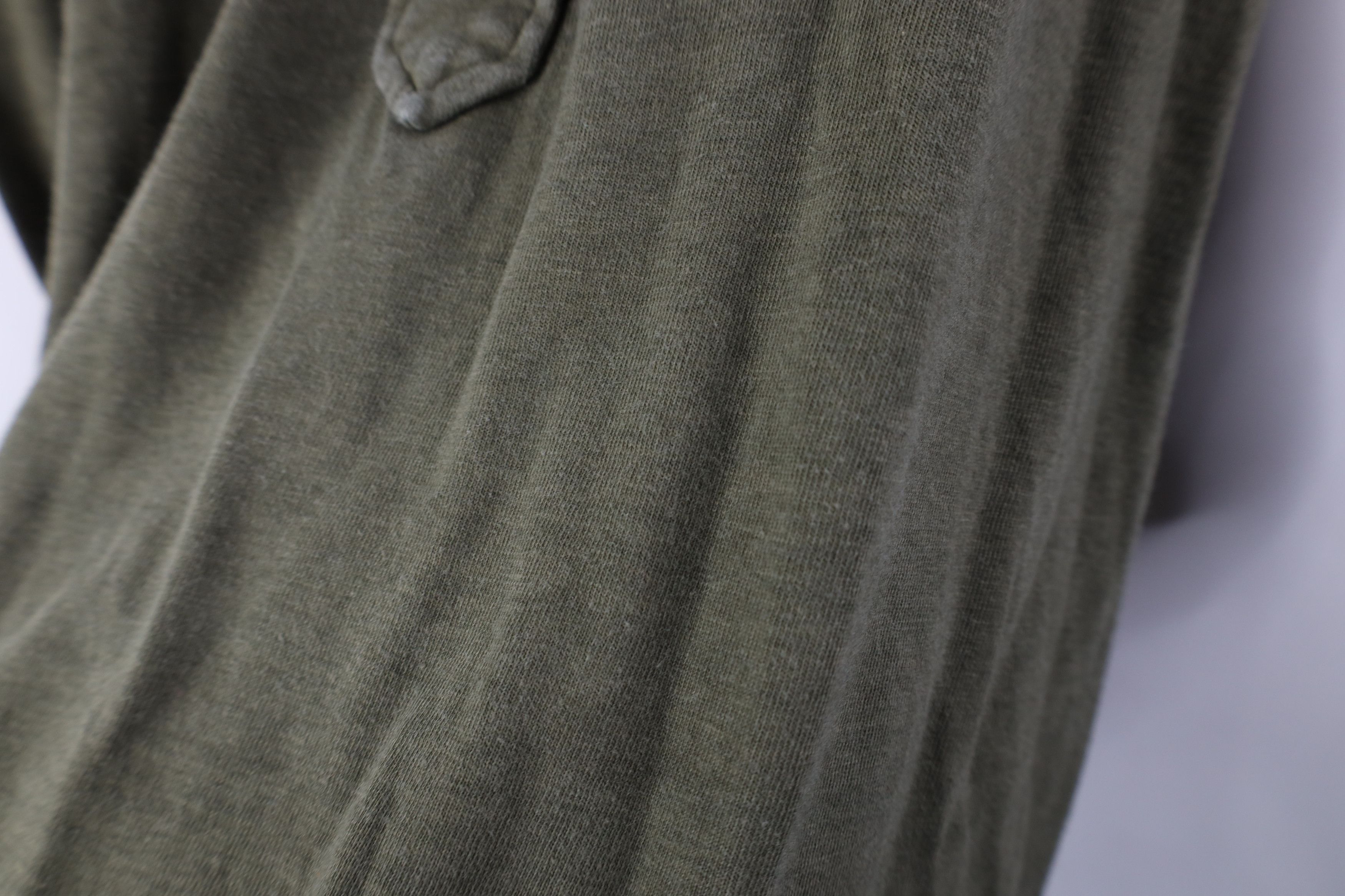 Vintage Vintage 50s Military Collared Knit Sleep Shirt Olive Green Size US L / EU 52-54 / 3 - 7 Thumbnail