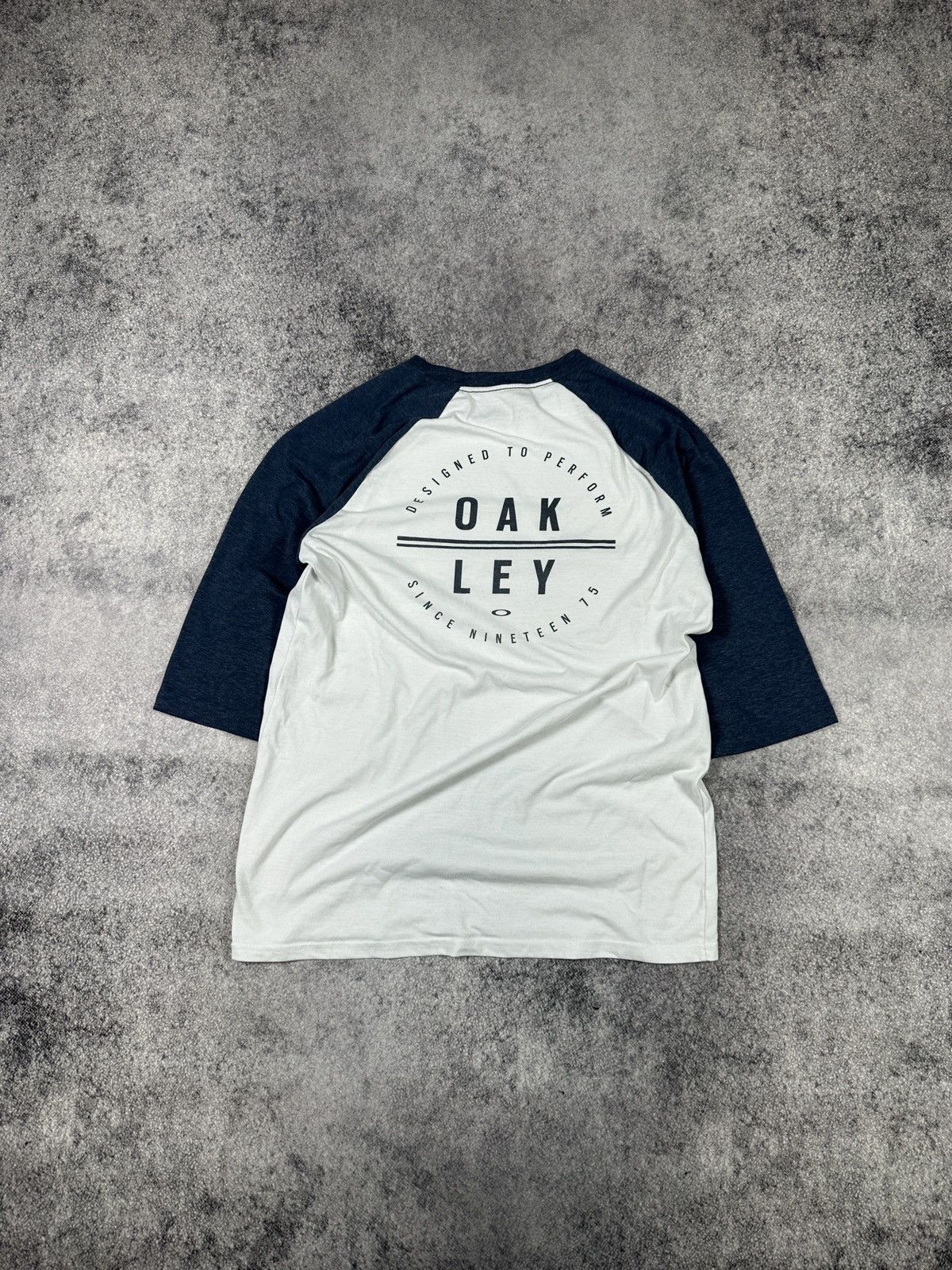 Oakley Y2K Oakley Logo t-shirt Streetwear Vintage USA M Casual Size US M / EU 48-50 / 2 - 1 Thumbnail