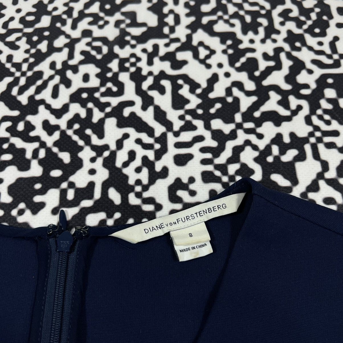 Diane von Furstenberg Diane Von Furstenberg Nylon Flared Mini Dress Luxury Style Size M / US 6-8 / IT 42-44 - 14 Thumbnail