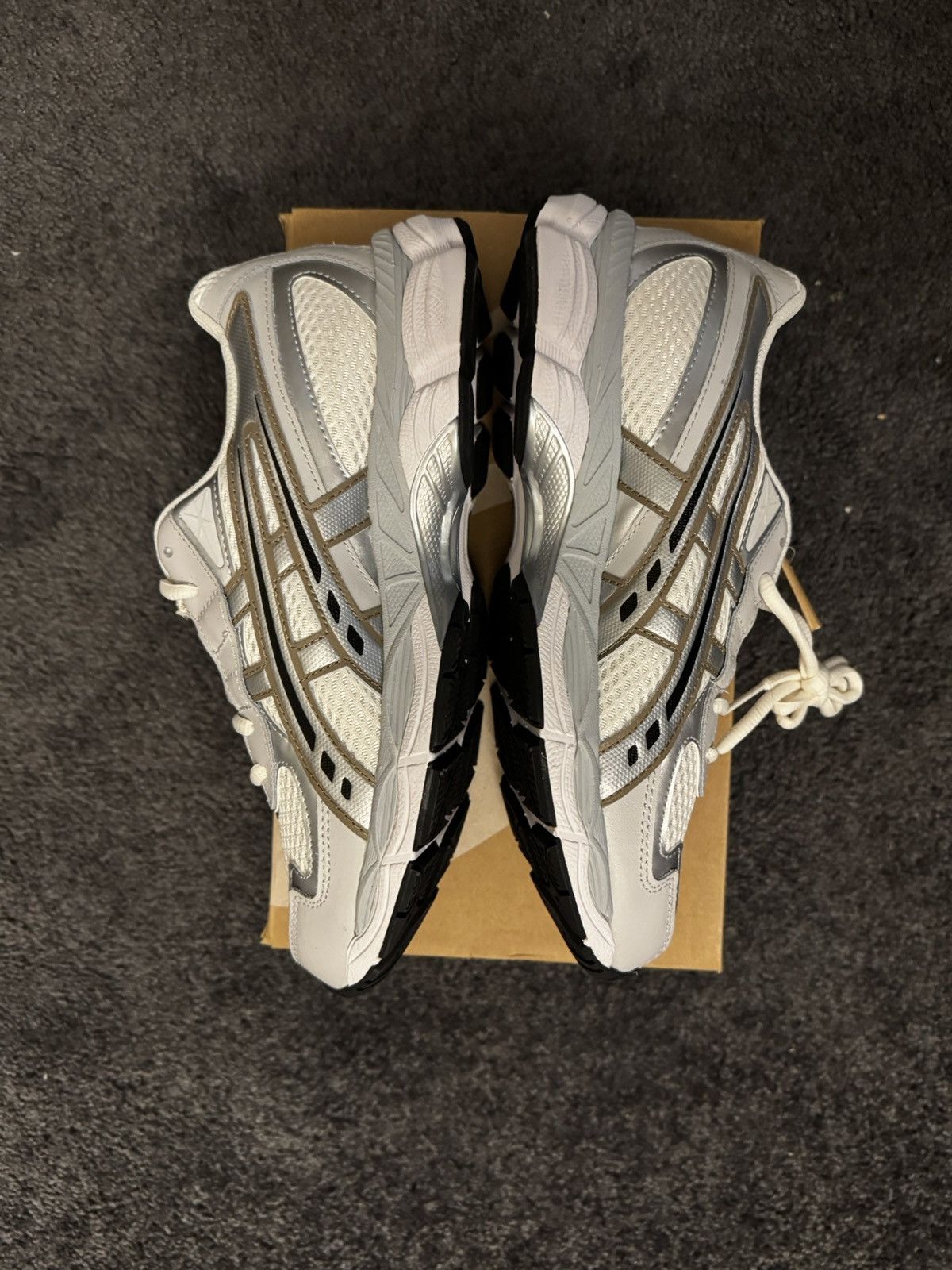 Asics ASICS GEL- NYC 2055 CREAM/SILVER Size US 8.5 / IT 38.5 - 1 Thumbnail