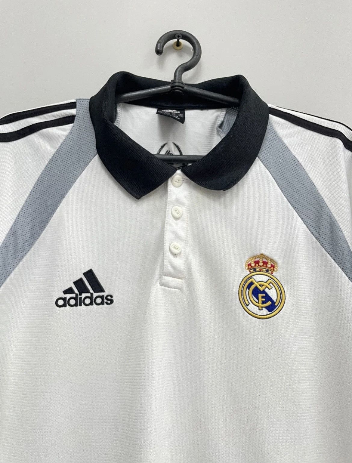 Adidas Real Madrid 2004/2005 Training Football Shirt Adidas Size US M / EU 48-50 / 2 - 3 Thumbnail