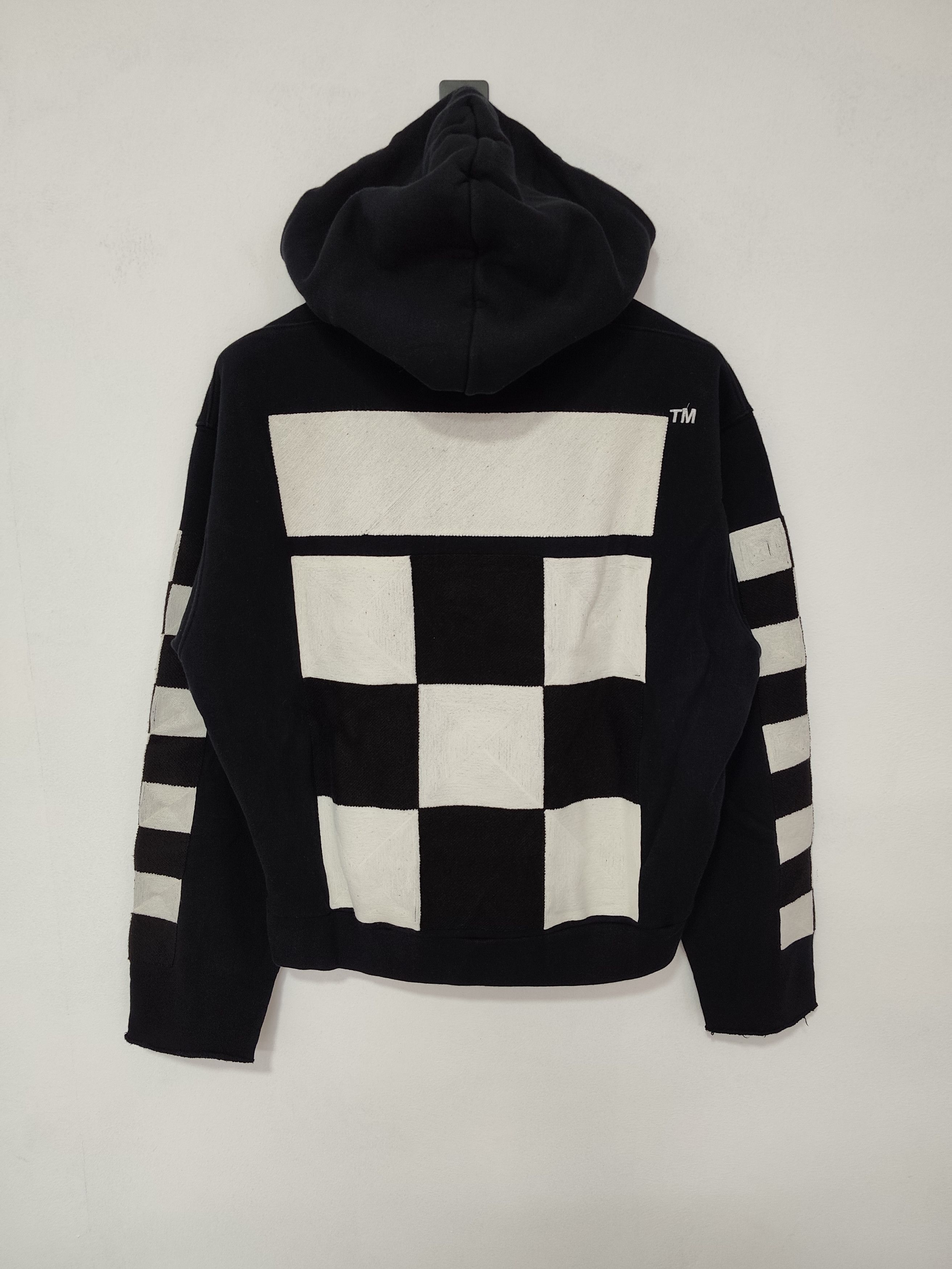 Off-White Off-White "Checked Arrow" Size US M / EU 48-50 / 2 - 3 Thumbnail