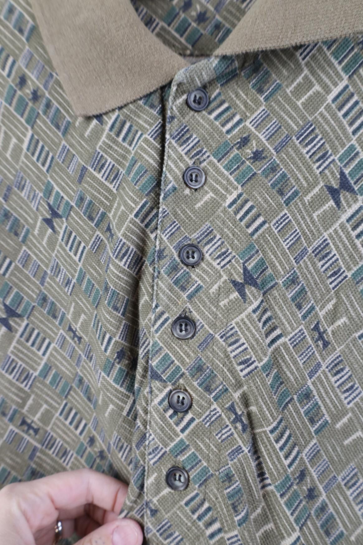 Vintage Vintage 90s IOU Geometric Knit Skateboard Golf Polo Shirt Size US XL / EU 56 / 4 - 5 Thumbnail