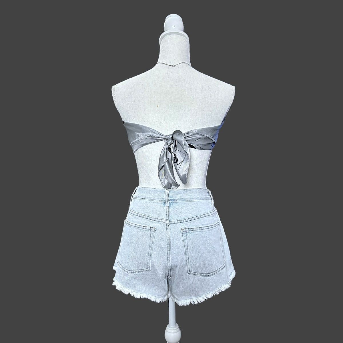 Other On Twelfth Women’s Light Indigo Sequin Denim Shorts Sz S Size 25" / US 0 / IT 36 - 4 Thumbnail