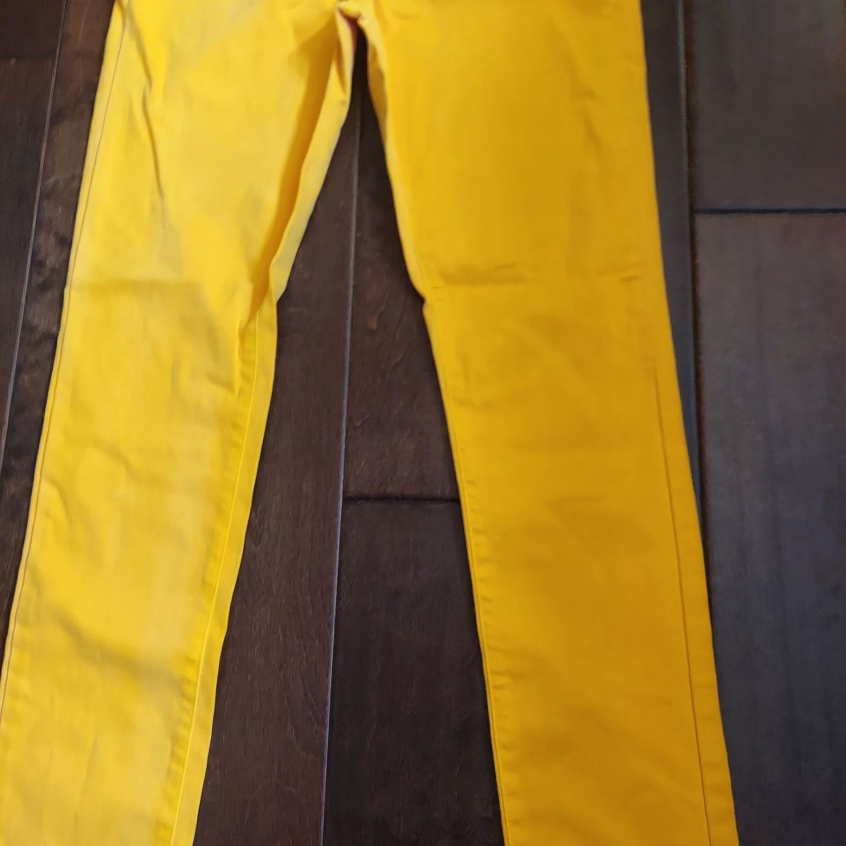 Fashion Nova Fashion Nova Jeans Women Size 7 Yellow Skinny Stretch Denim High Rise ZIP Button Solid College Juniors Womens Jeans Size 28" / US 6 / IT 42 - 4 Thumbnail