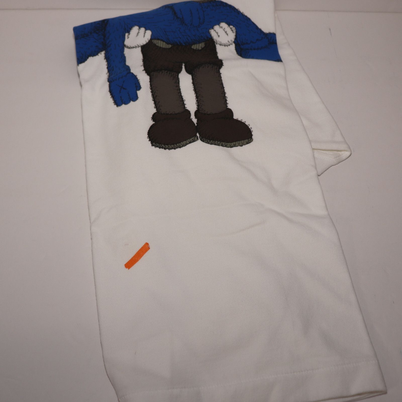 Kaws KAWS x Uniqlo Gone White Tee Size Small US Sizing White Com Size US S / EU 44-46 / 1 - 8 Thumbnail