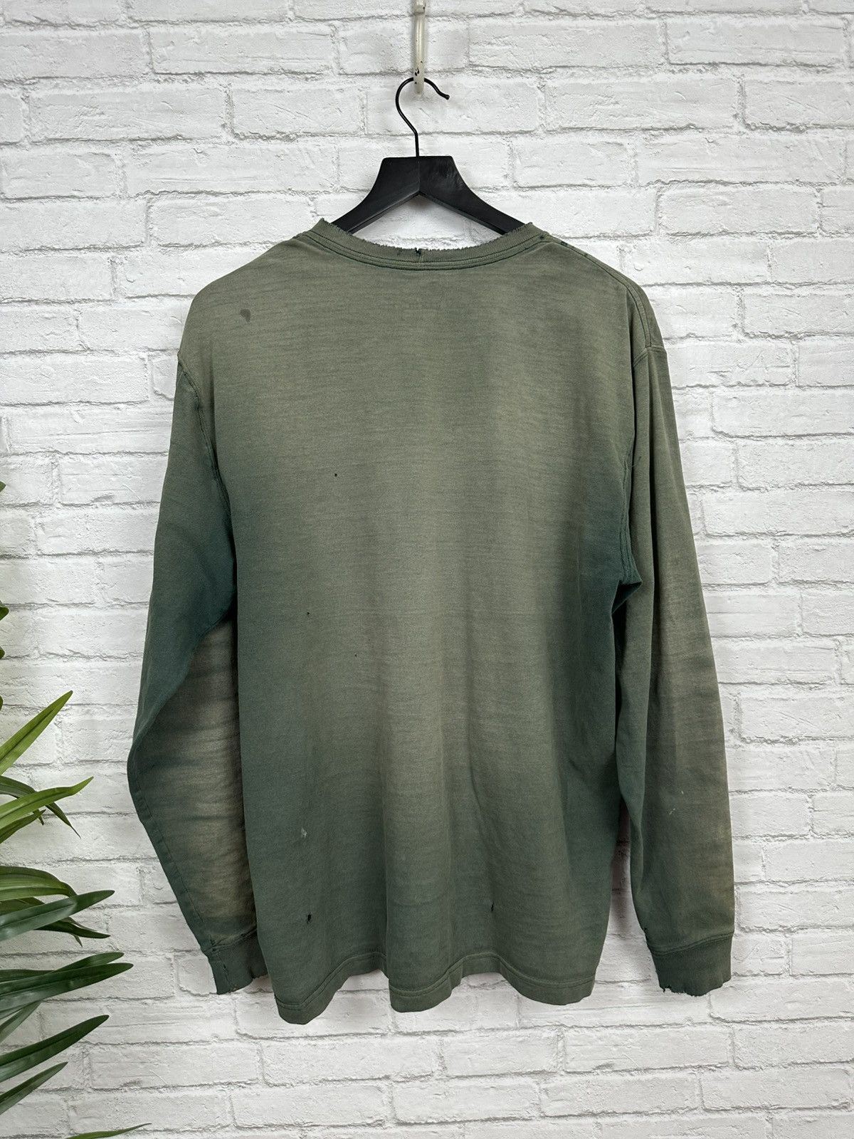 Carhartt (M) BEAUTIFUL FADED THRASHED Carhartt Longsleeve Tee Size US M / EU 48-50 / 2 - 13 Thumbnail