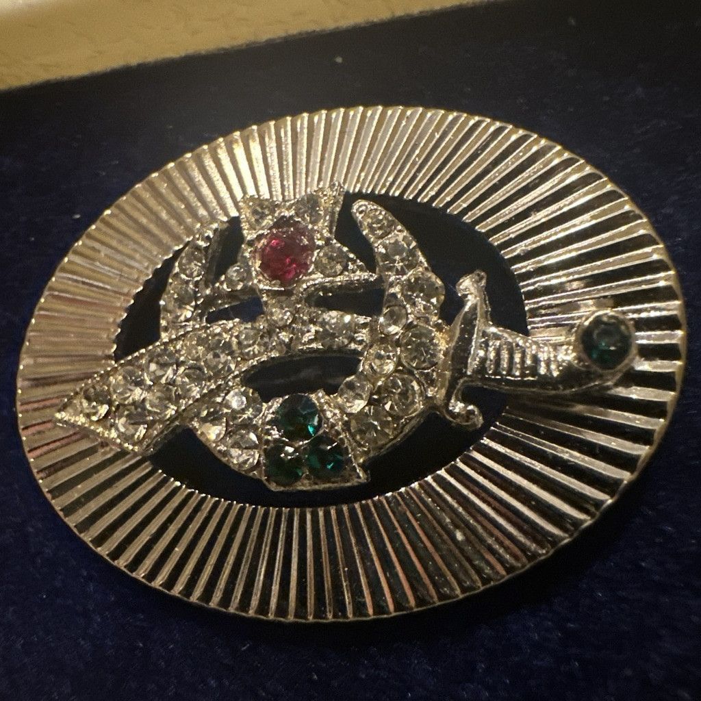 The Unbranded Brand Vtg Shriners Brooch Pin Masonic Freemason Rhinestone In Box Size ONE SIZE - 6 Thumbnail