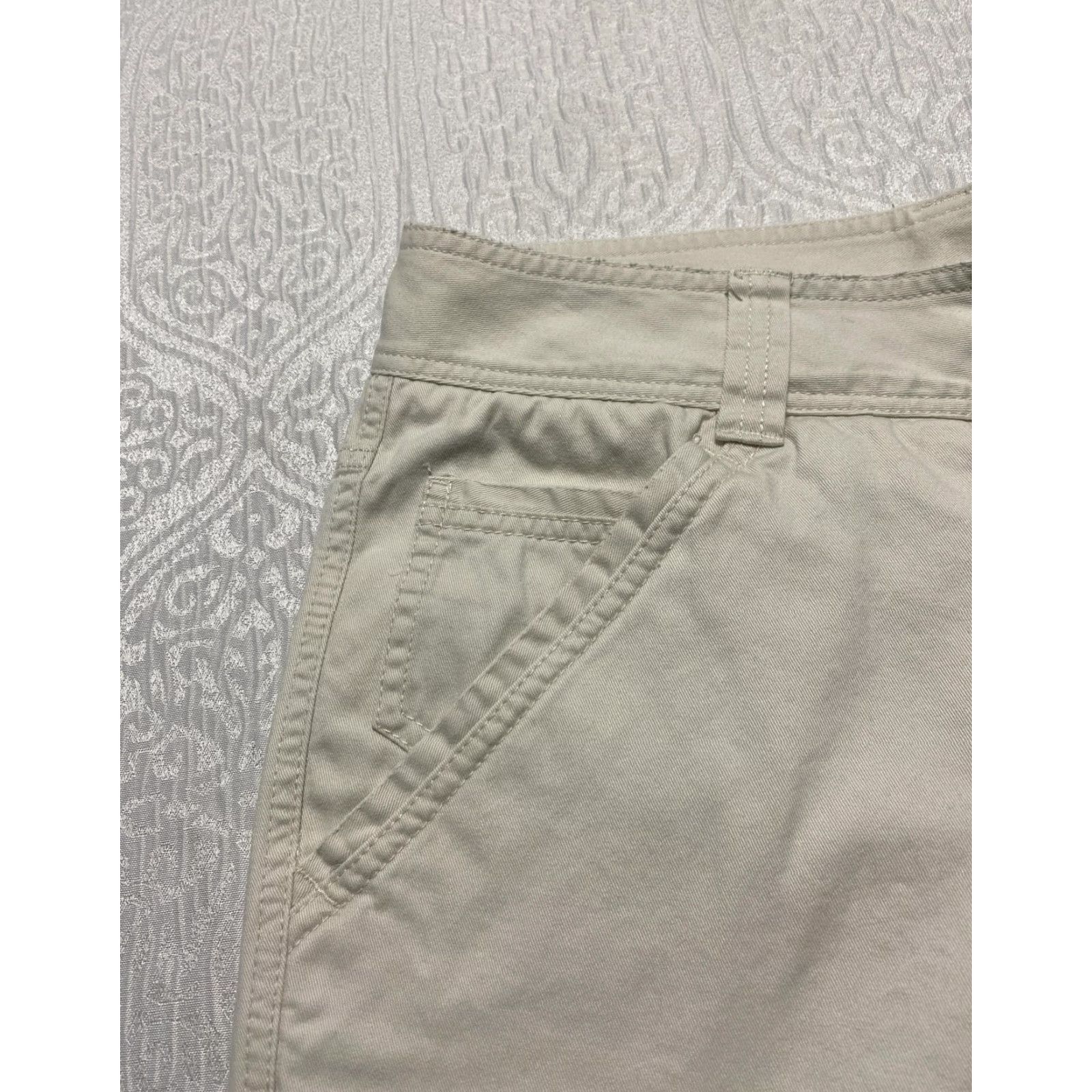 Crocs VINTAGE? No — Brand: Crocs Men’s Pants 36x31 Khaki Carpenter Utility 100% Cotton Straight Leg Workwear, 5-Pocket, Zip Fly, Beige, Be... Size US 36 / EU 52 - 7 Thumbnail