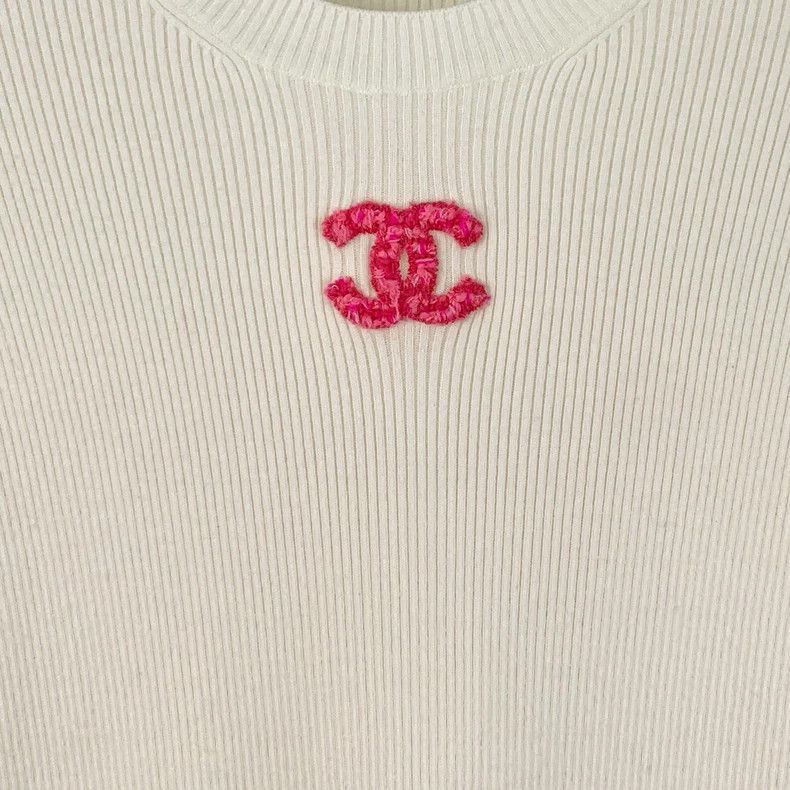 Chanel Chanel White double Clogo round-neck sweater 2506-Nextarrow Size XS / US 0-2 / IT 36-38 - 4 Thumbnail