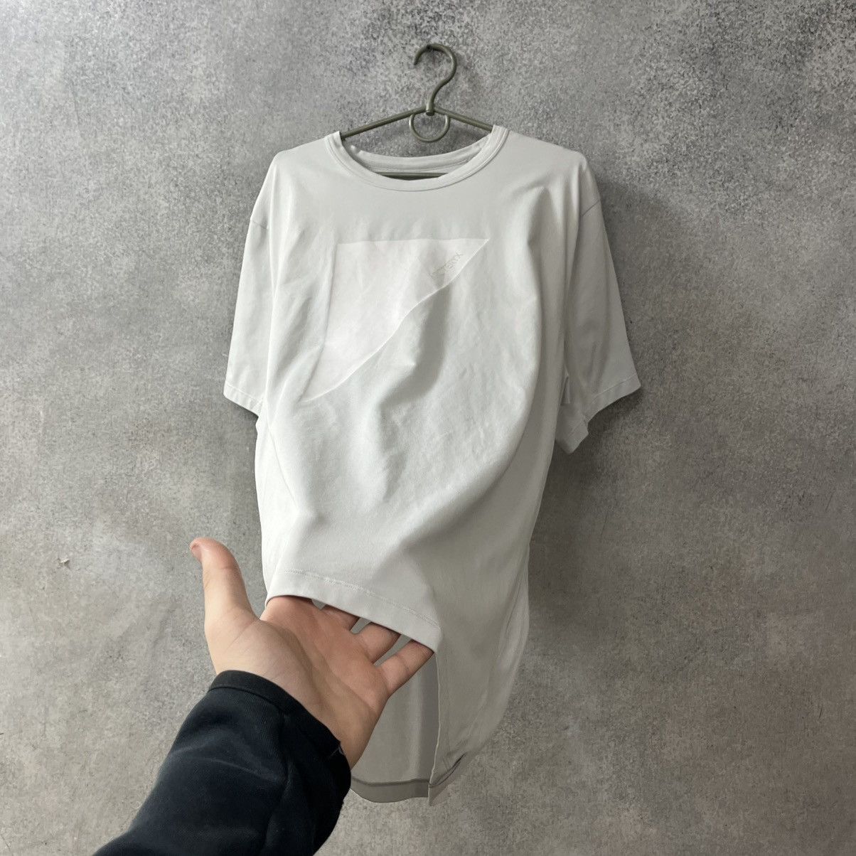 Arc'teryx Arcteryx T-shirt big logo Xl Size US XL / EU 56 / 4 - 7 Thumbnail
