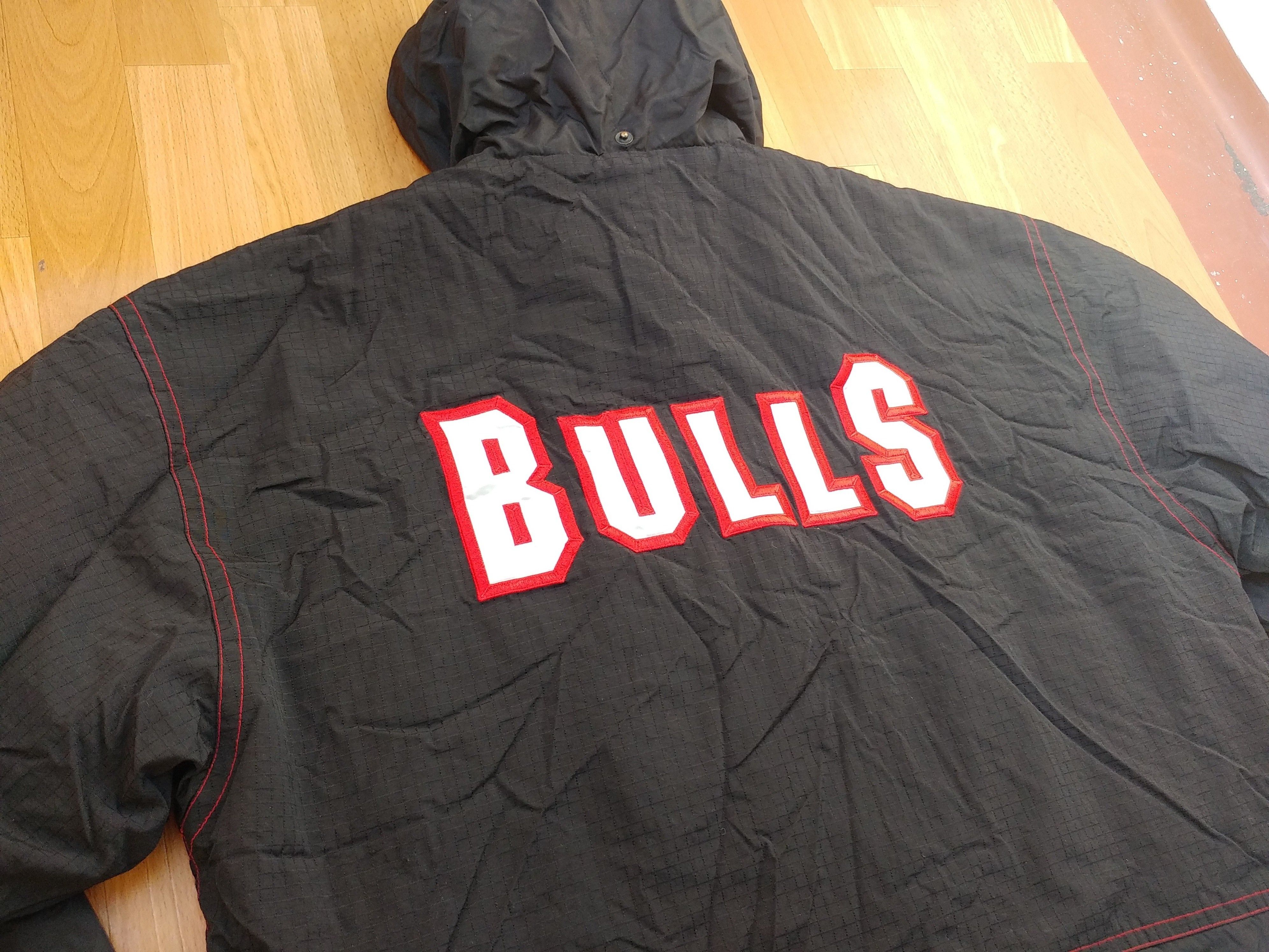 Champion NBA Chicago Bulls jacket, Champion basketball vintage 90s XL Size US XL / EU 56 / 4 - 8 Thumbnail