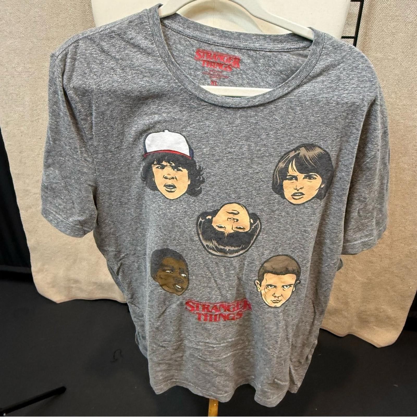 Marvel Comics STRANGER THINGS T-SHIRT - Marvel Gray Graphic Tee Size US XL / EU 56 / 4 - 1 Thumbnail