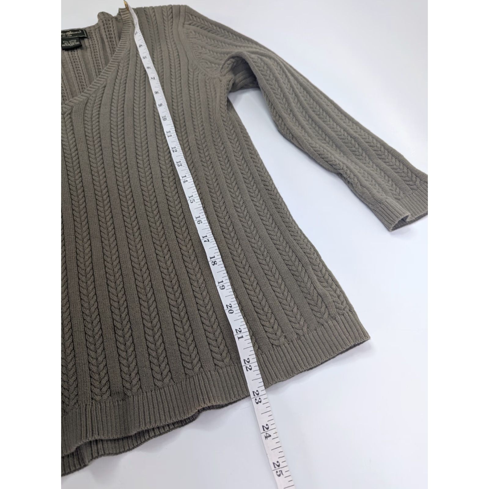 Eddie Bauer VINTAGE Eddie Bauer Women's Medium Green V Neck 3/4 Sleeve Cable Knit Sweater Size L / US 10 / IT 46 - 4 Thumbnail