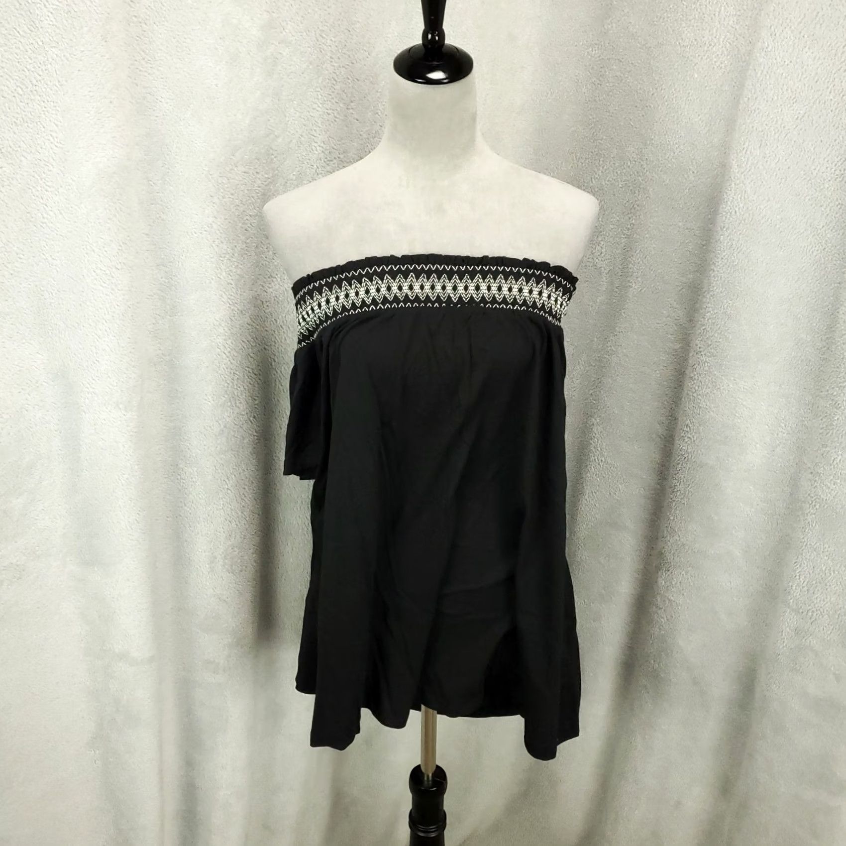Torrid Torrid Blouse Knit Off The Shoulder Embroidered 2X Black Womens Tunic Top NWT Size XXL / US 16-18 / IT 52-54 - 2 Thumbnail