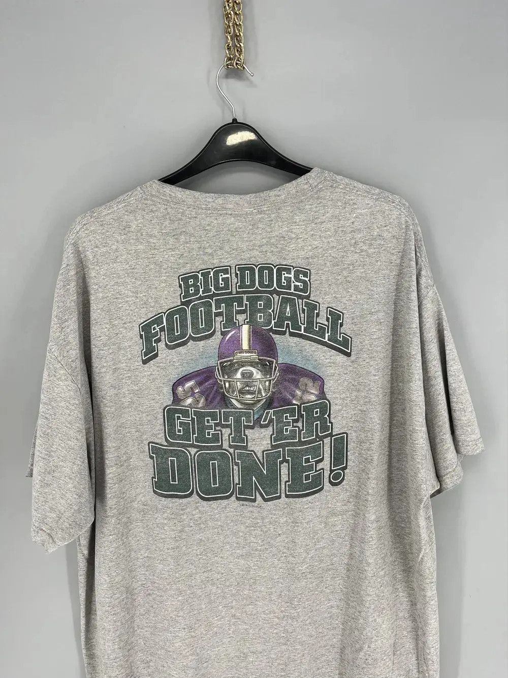 Vintage vintage Big Dogs 2005 Football Graphic Print Tee Shirt Size US XXL / EU 58 / 5 - 13 Thumbnail