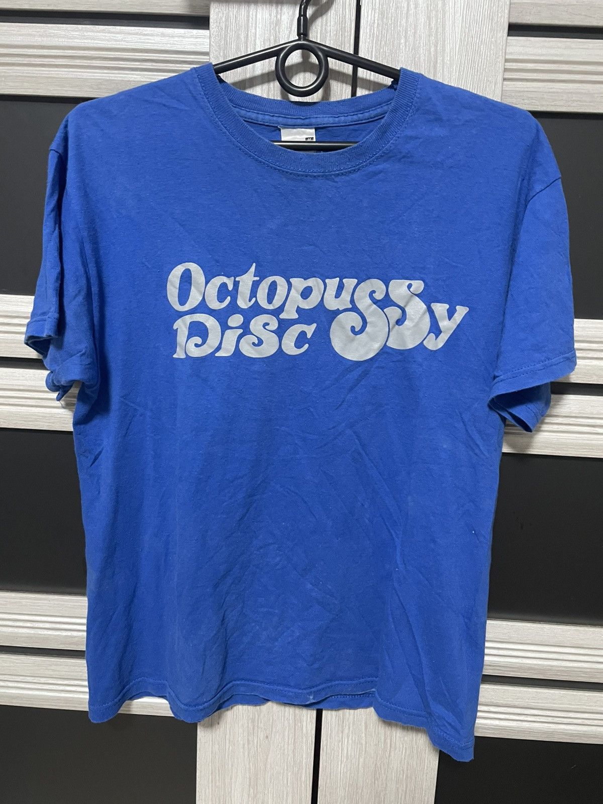 Band Tees × Vintage Vintage 2000 Octopussy Disc Movie James Bond T Shirt 00s Y2K Size US M / EU 48-50 / 2 - 1 Thumbnail