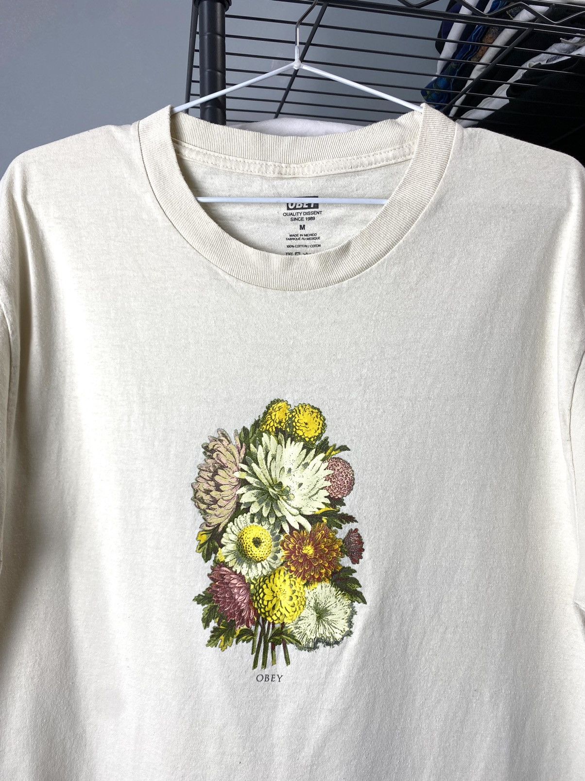 Obey Vintage Obey Flowers Print T Shirt Alien Girl Blind Size US M / EU 48-50 / 2 - 2 Thumbnail