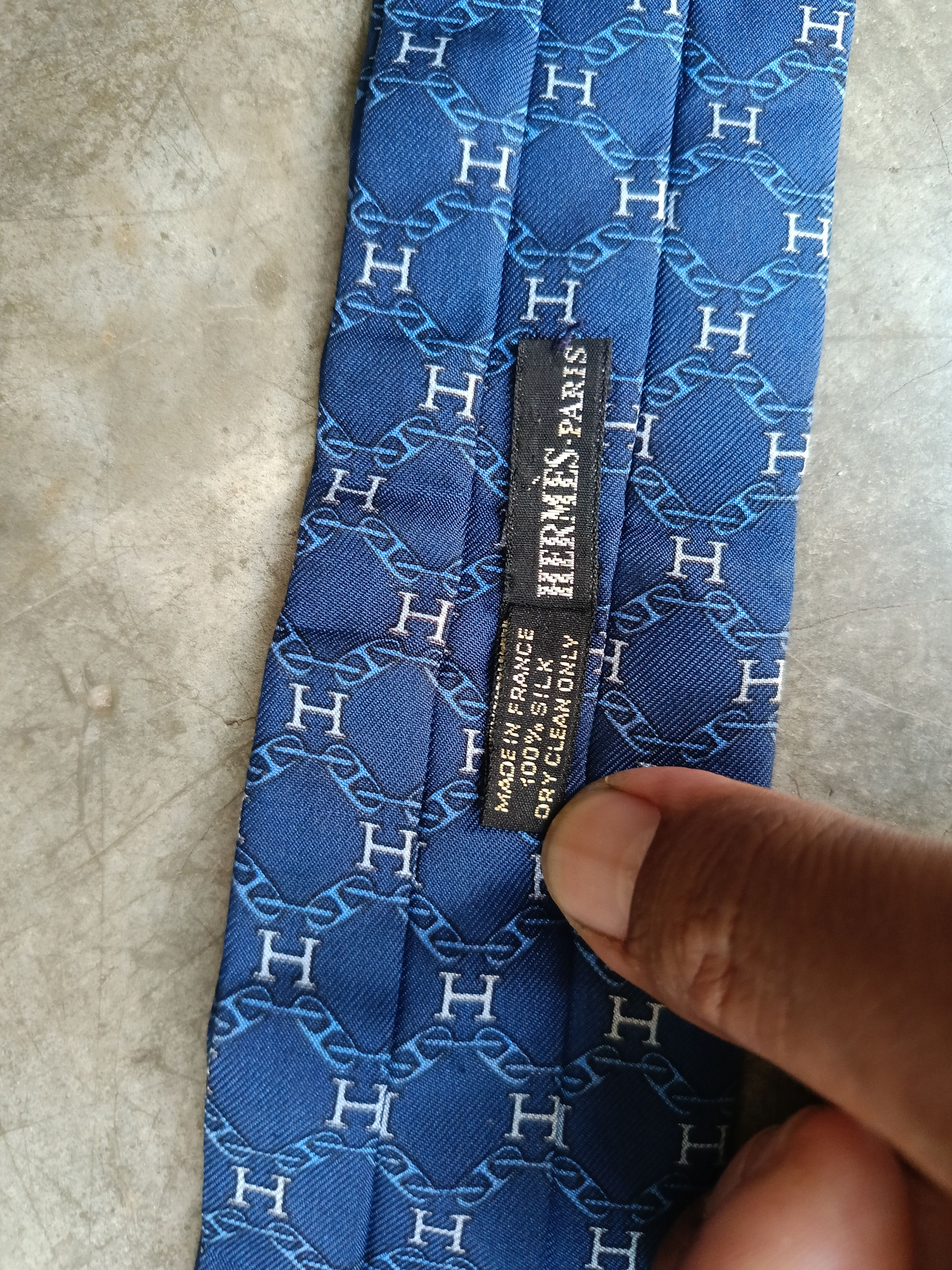 Hermes Hermès Lavallière Ascot Tie Cravat Scarf H printed 100% Silk Size ONE SIZE - 11 Thumbnail