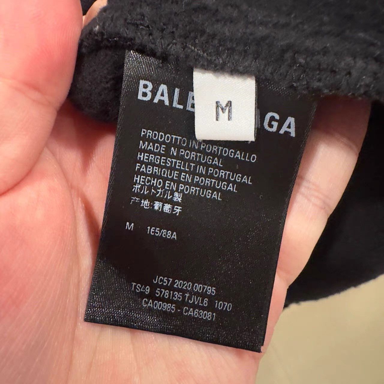 Balenciaga Balenciaga Valentine's Day Heart Distressed Sweatshirt K28 Size US M / EU 48-50 / 2 - 3 Thumbnail