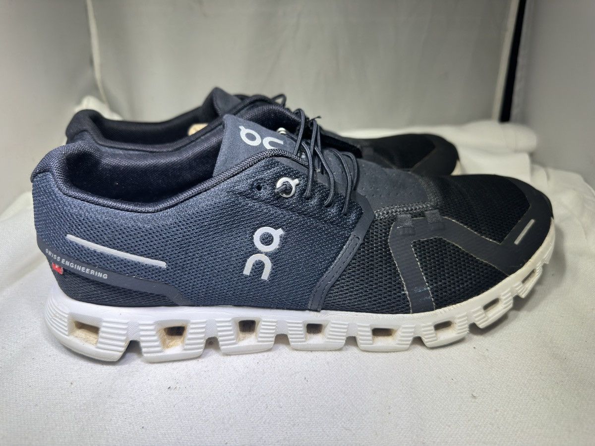 On PreOwned On Cloud 5 Black White Men's 9.5 Running Shoes Size US 9.5 / EU 42-43 - 3 Thumbnail