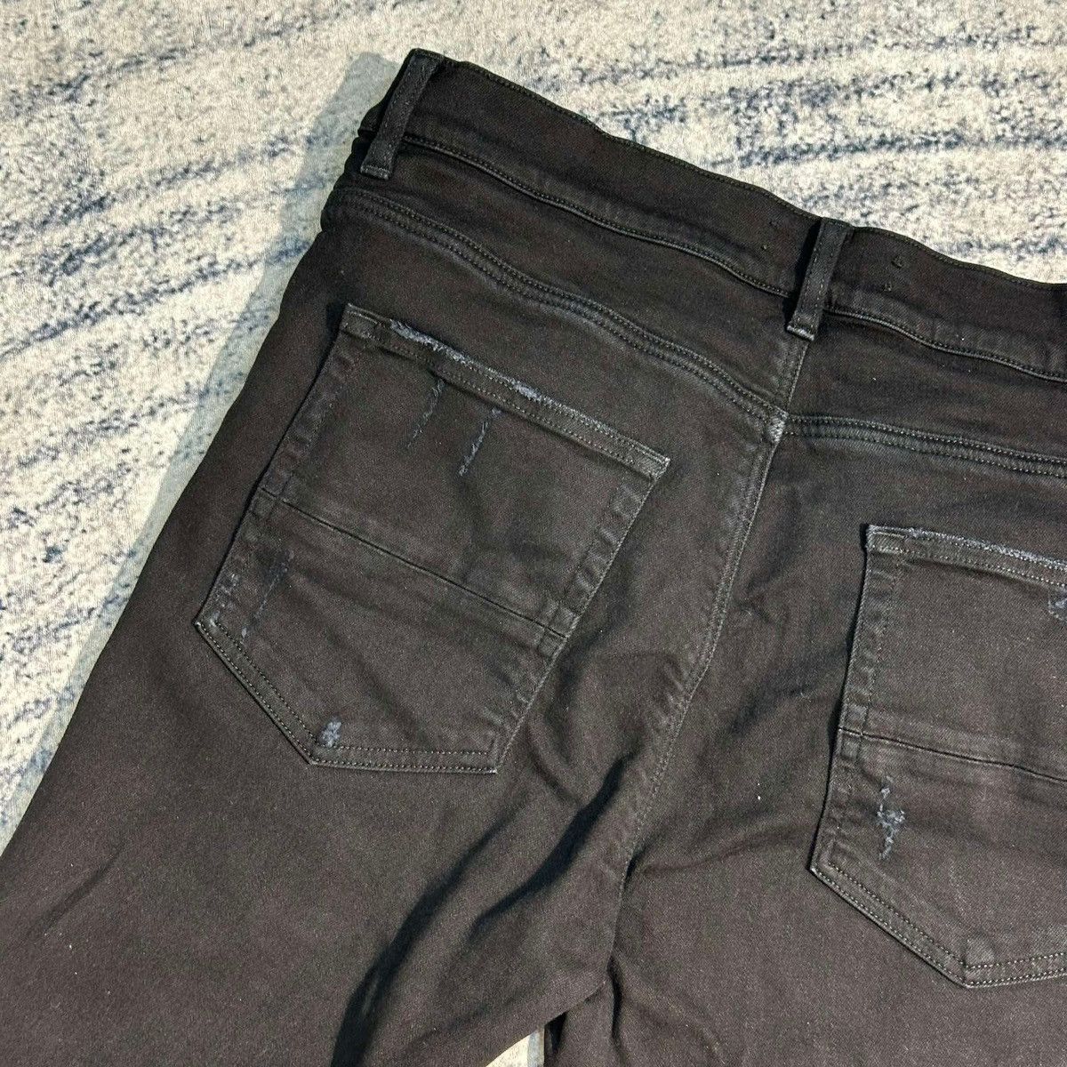 Amiri × Hypebeast AMIRI DESTROYED DENIM PANTS Size US 34 / EU 50 - 6 Thumbnail