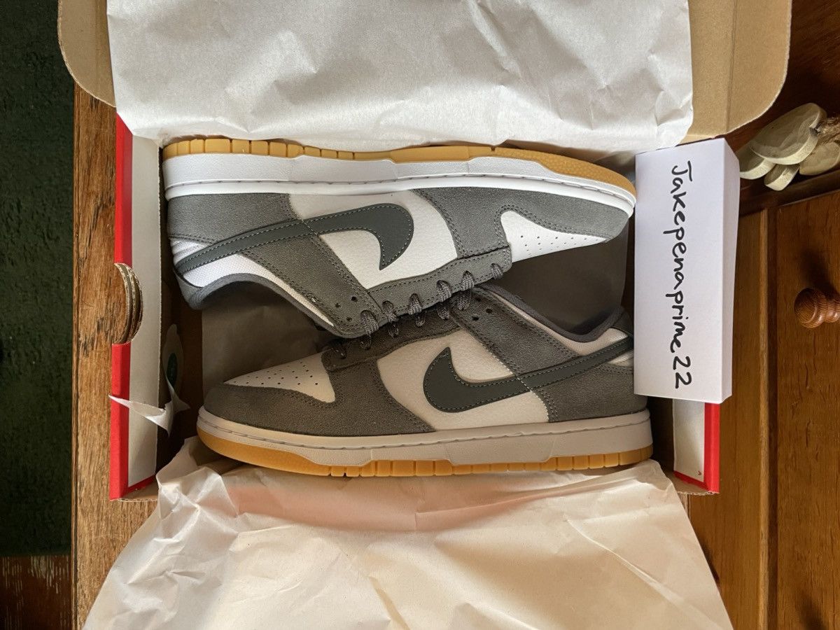 Nike Nike Dunk Low, white & smoke grey Size US 9 / EU 42 - 11 Thumbnail