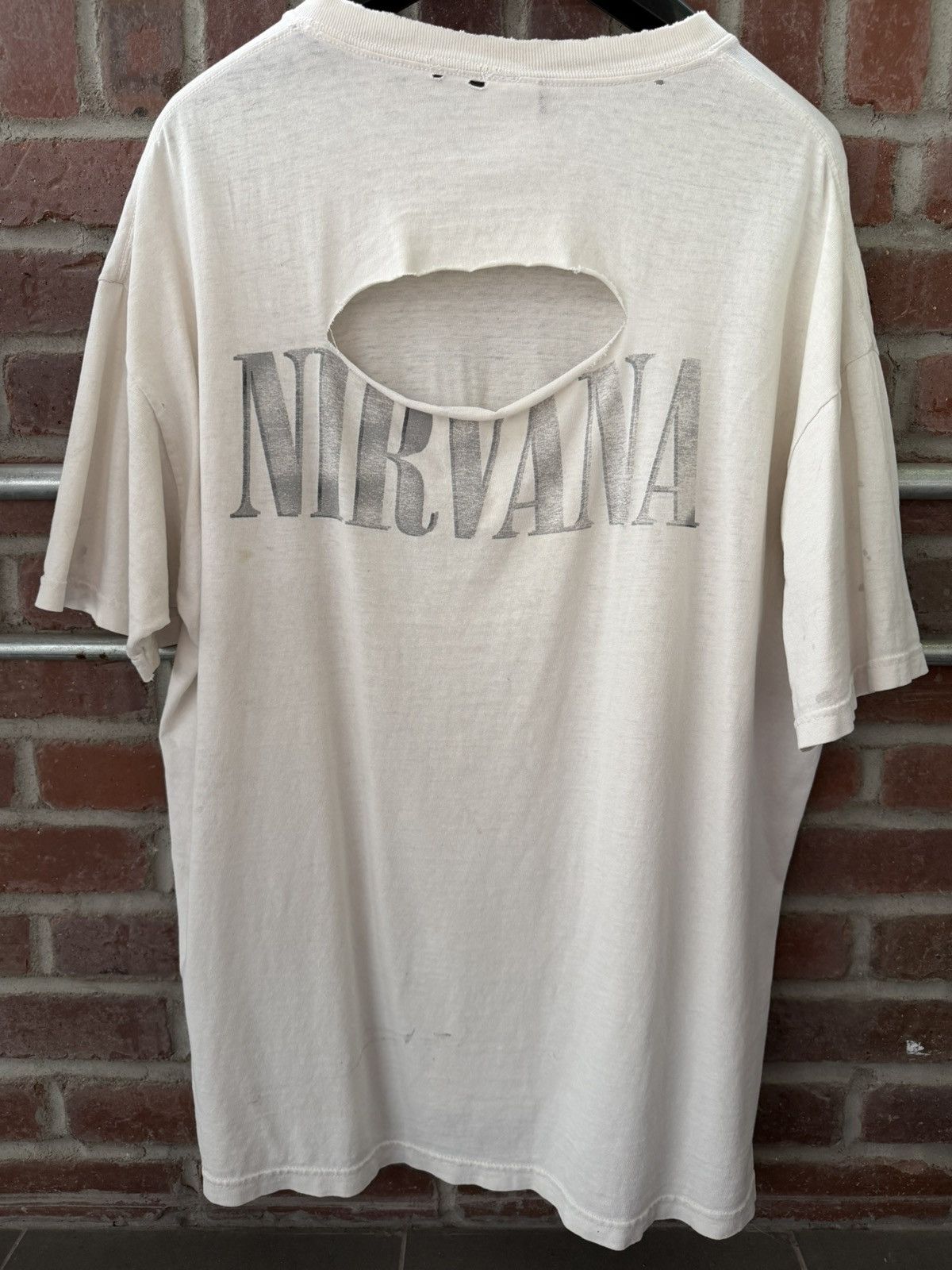 Band Tees Thrashed 90s Distressed Faded Nirvana Erd Grunge Band Tee Size US XL / EU 56 / 4 - 9 Thumbnail