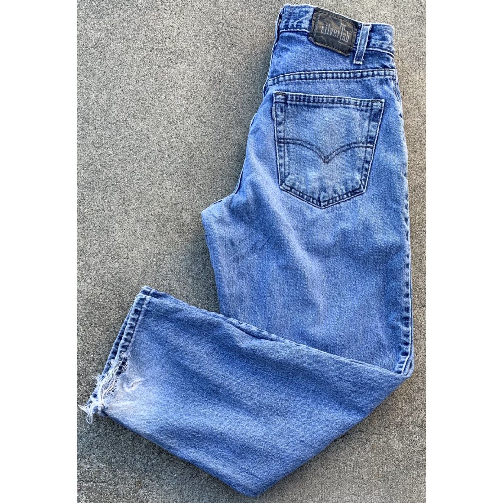 Levi's VINTAGE Levi's Silvertab Baggy Jeans 31 Inseam 30 1/4 in Waist 39 1/4 in Rise 11 1/2 in 90s Men Jeans Blue Cotton Denim Relaxed 5-Pocket Levi's Mens Size US 31 - 5 Thumbnail