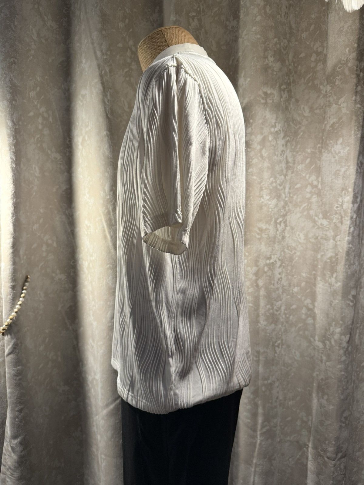 Other Sculpted Wave Texture Top – Minimalist Design Size US M / EU 48-50 / 2 - 4 Thumbnail