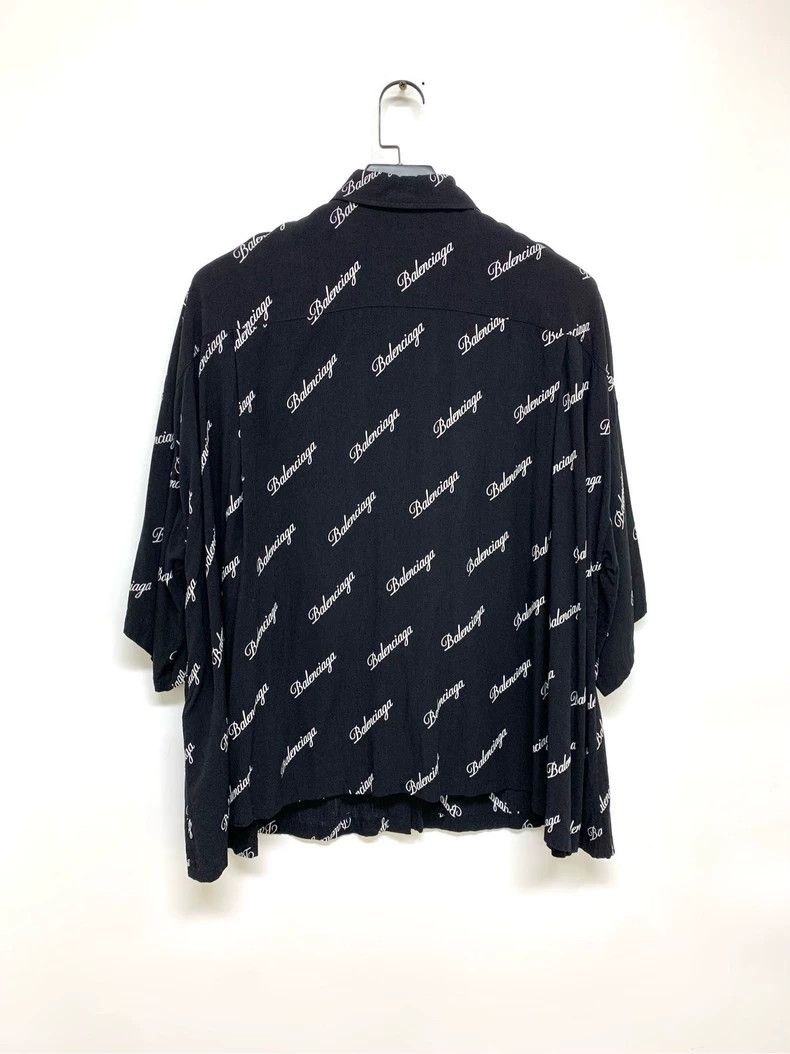 Balenciaga Balenciaga size 34 Bullet screen full of logo cardigan Size US XS / EU 42 / 0 - 8 Thumbnail