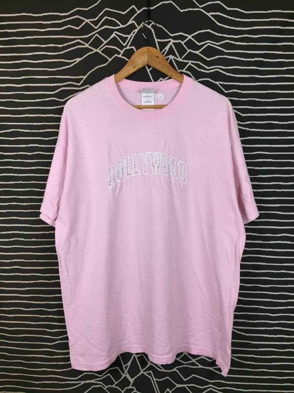 Vintage Vtg Dollywood Rhinestone Graphic Tee Y2K Country Aesthetic Size US XL / EU 56 / 4 - 1 Thumbnail