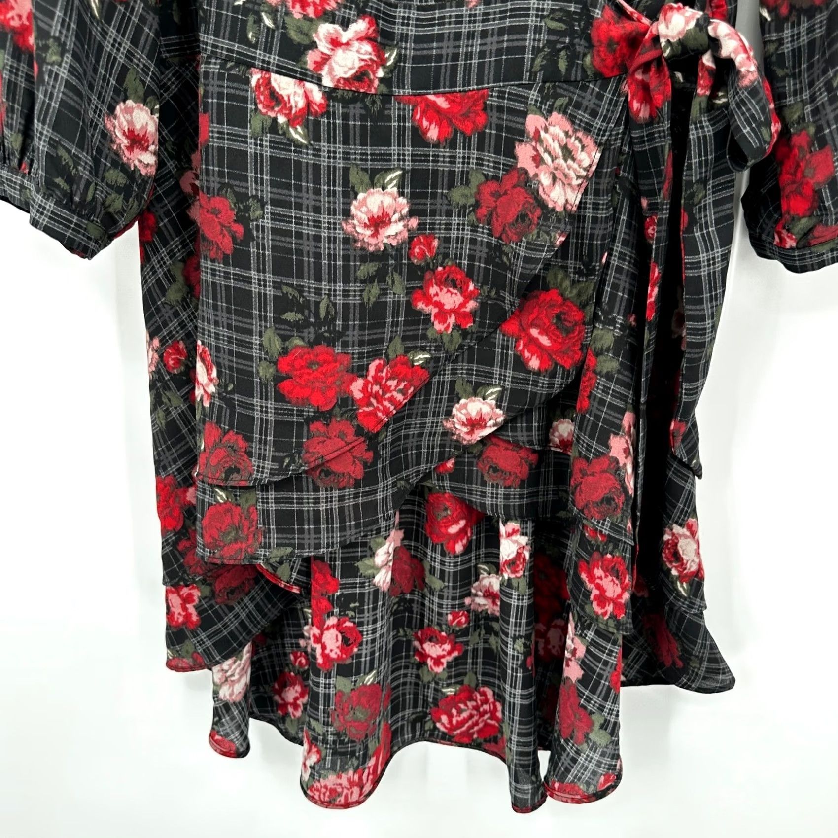 Torrid Torrid Wrap Dress Chiffon Blouse Floral Plaid V-Neck 3/4 Sleeve Tie High-Low Ruffle Multicolor Black Red Grey Size L Womens Regular Size L / US 10 / IT 46 - 3 Thumbnail
