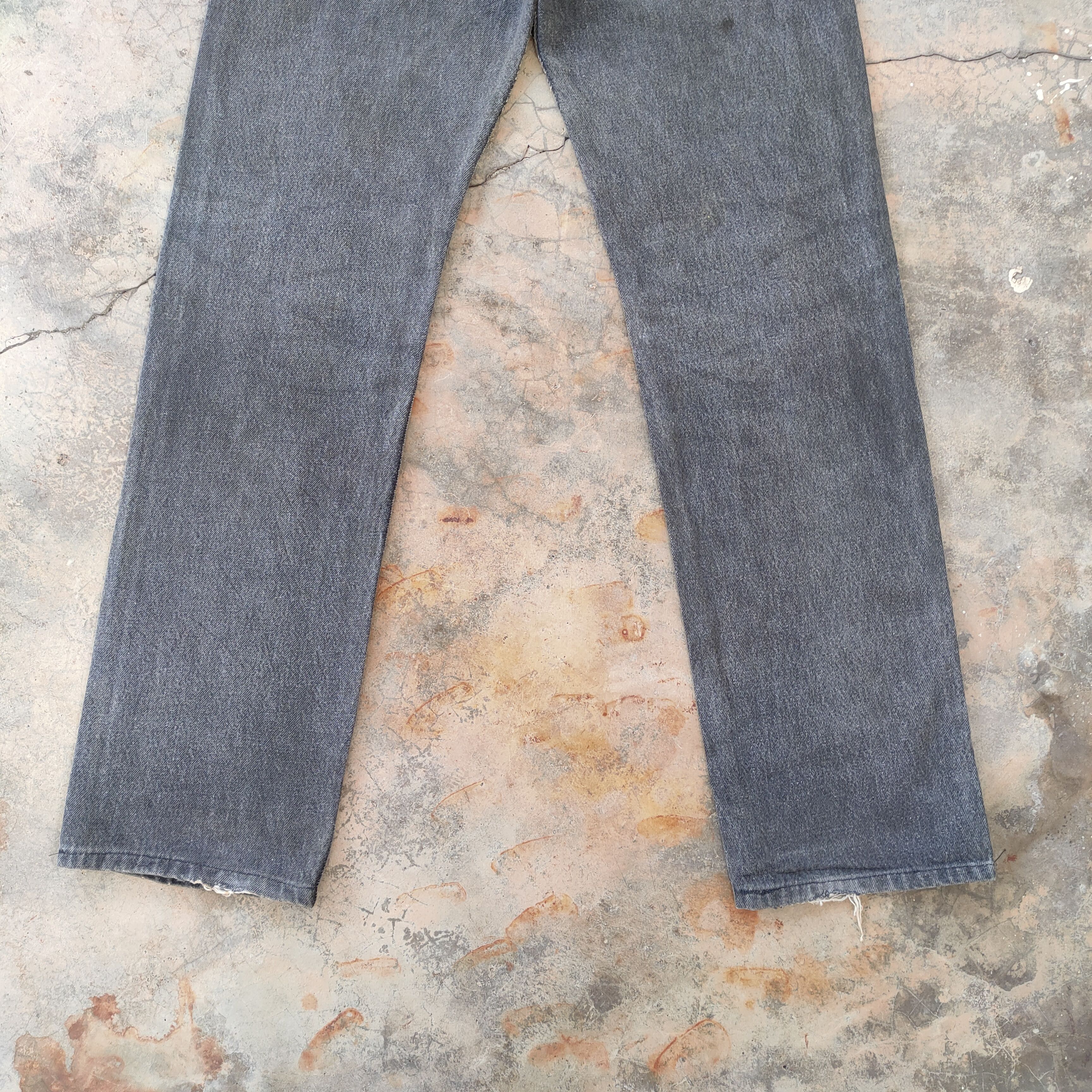 Levi's Vintage Clothing LEVI'S 501 usa VINTAGE 93'BLACK BUTTONFLY JEANS DENIM PANTS Size US 30 / EU 46 - 11 Thumbnail