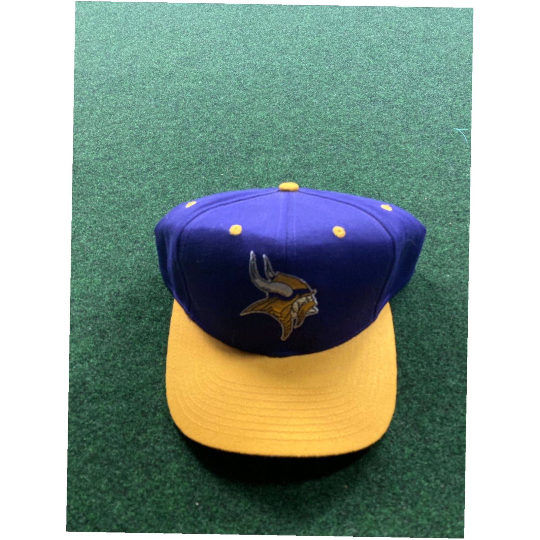 Logo Athletic NWT VTG-1990s Minnesota Vikings Randy Moss Logo Athletic snapback hat Purple Size ONE SIZE - 2 Thumbnail