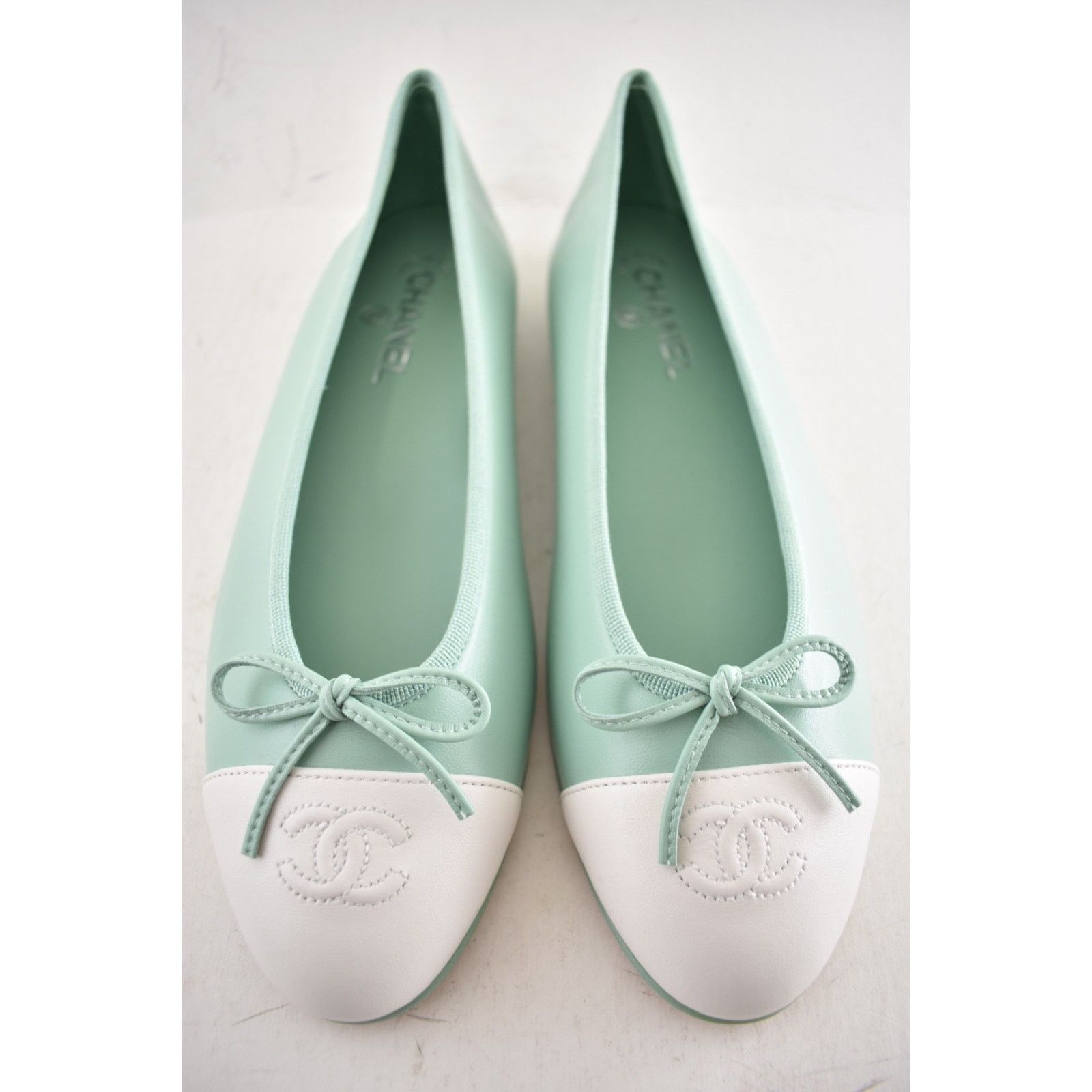 Chanel Chanel Light Green White Lambskin CC Logo Ballet Flat 42 Size US 11 / IT 41 - 14 Thumbnail
