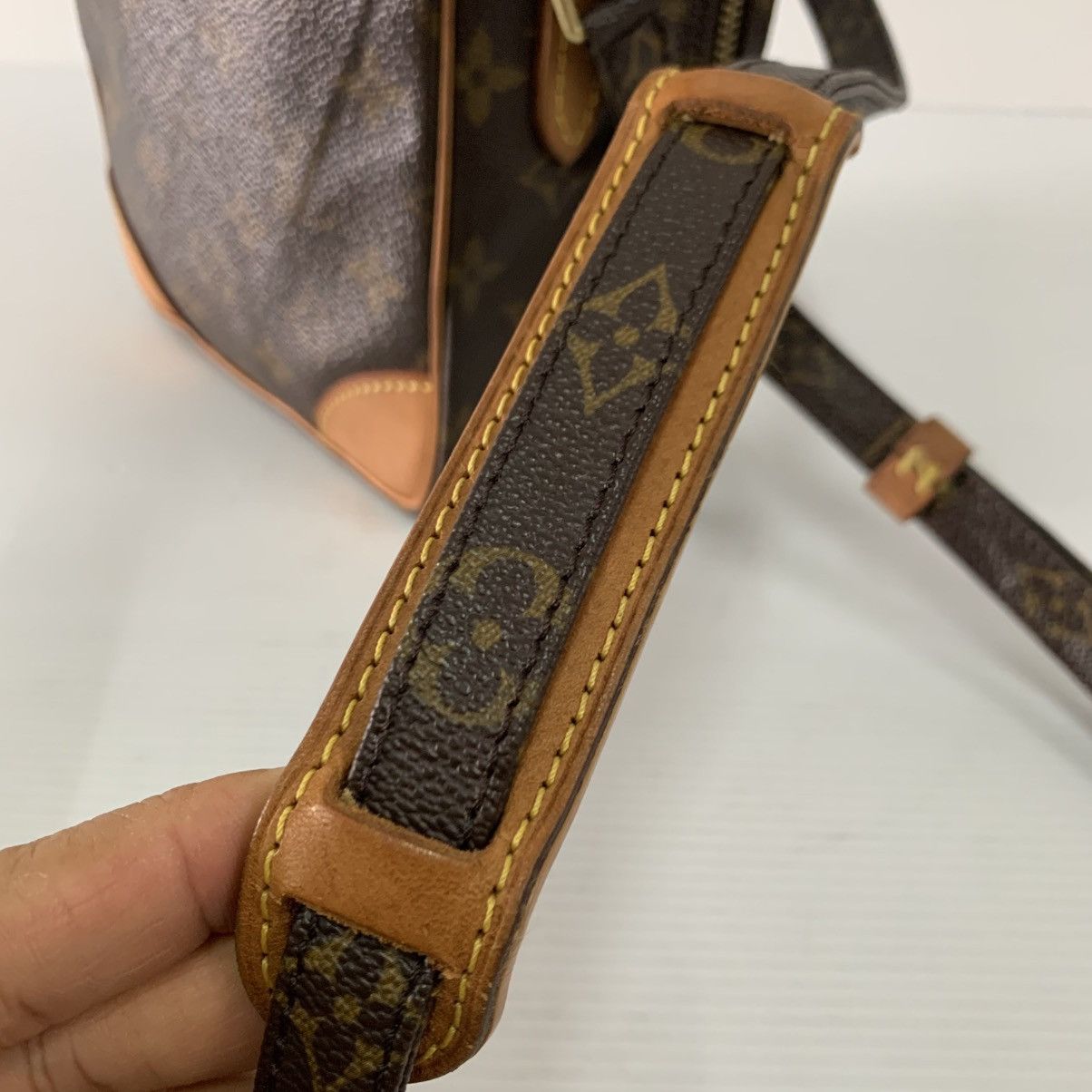 Louis Vuitton Louis Vuitton Amazon Monogram Slingbag Size ONE SIZE - 13 Thumbnail