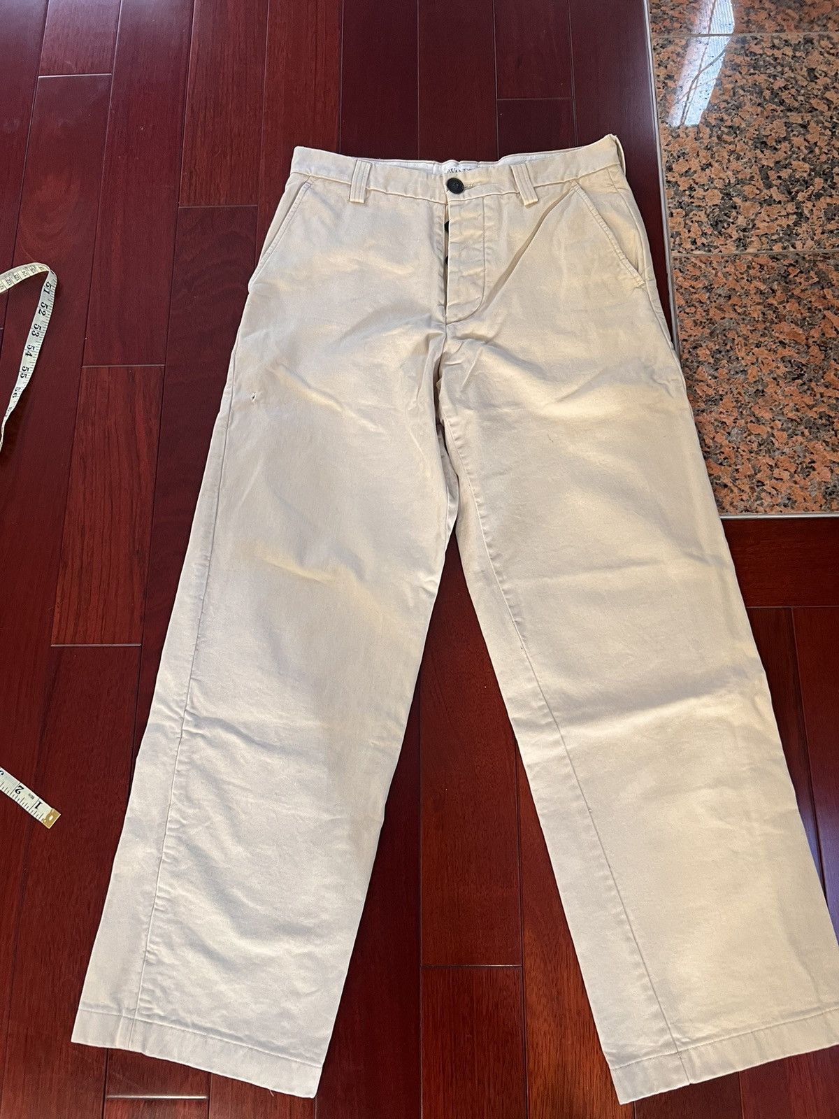 JW Anderson JW Anderson UFO Lands in Suffolk Khaki Size US 29 - 1 Thumbnail