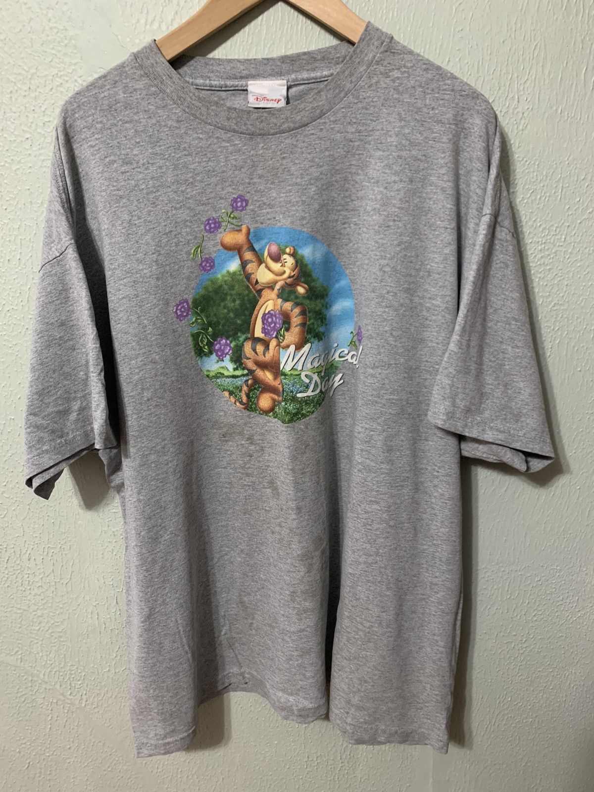 Vintage Vintage Disney Tigger Magical Day Tee Size US XL / EU 56 / 4 - 1 Thumbnail