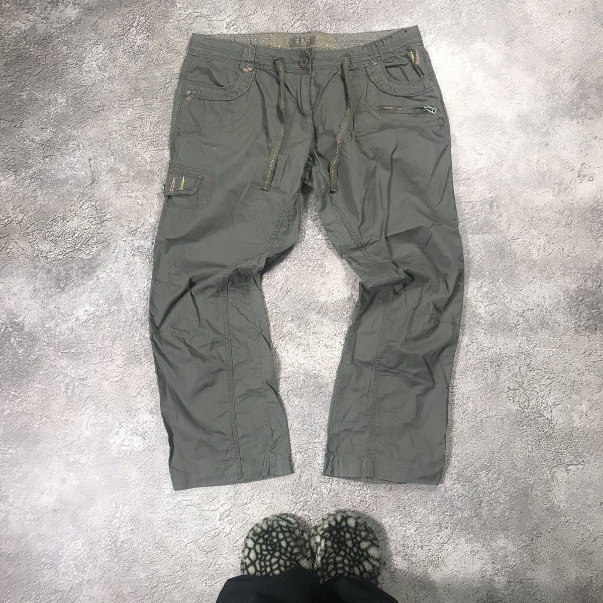 Vintage Vintage Y2K Baggy Cargo Pants Distressed Techwear Logo 32 Size 32" / US 10 / IT 46 - 2 Thumbnail