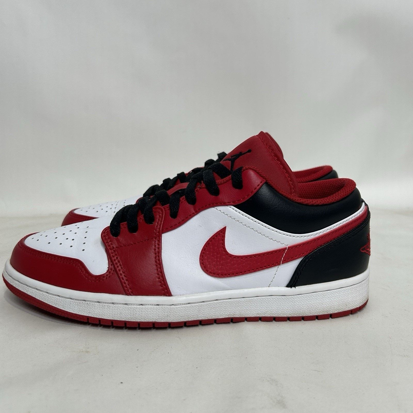 Jordan Brand Nike Air Jordan 1 Low Retro “Reverse Black Toe” Size US 9.5 / EU 42-43 - 6 Thumbnail
