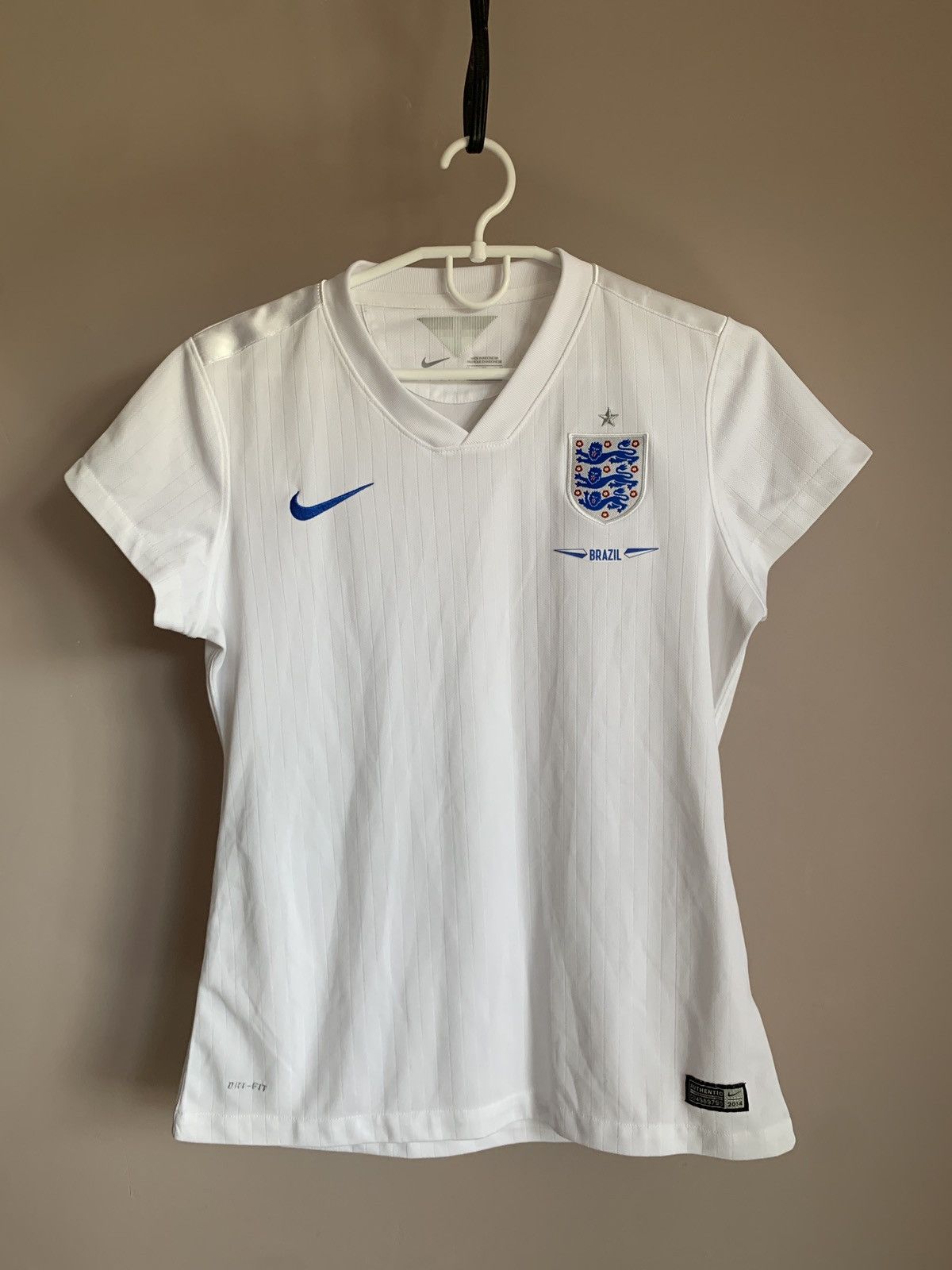 Nike Womens England 2014 Home Football Shirt Nike Soccer Jersey M Size M / US 6-8 / IT 42-44 - 1 Thumbnail