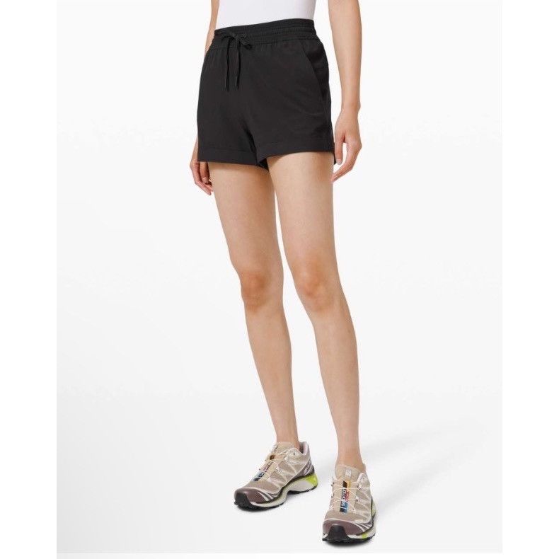 Lululemon Lululemon Spring Break Away Short *4-way Stretch 3" Size 8 B Size 30" / US 8 / IT 44 - 1 Thumbnail