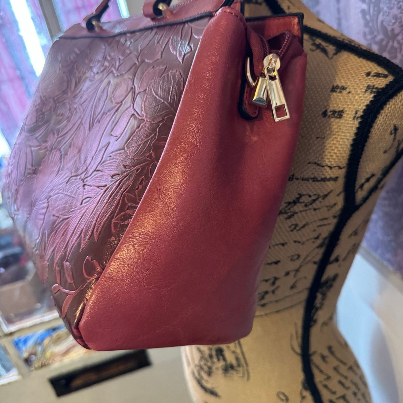 NBDN Nobrandedon Mellow World tooled vegan leather hand bag Size ONE SIZE - 2 Thumbnail